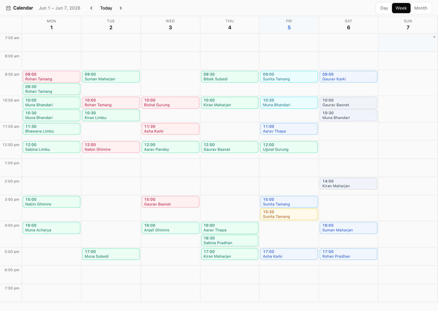 Multi-provider appointment calendar in Xodont with each provider shown in a separate column across the day.